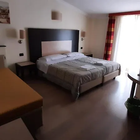 Hotel Dades Castelluccio dei Sauri